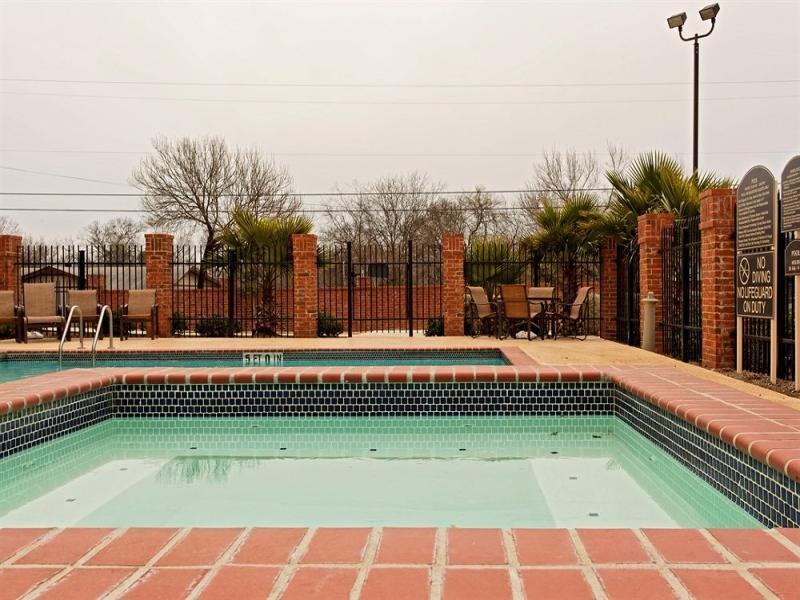 Holiday Inn Express & Suites San Antonio South Extérieur photo