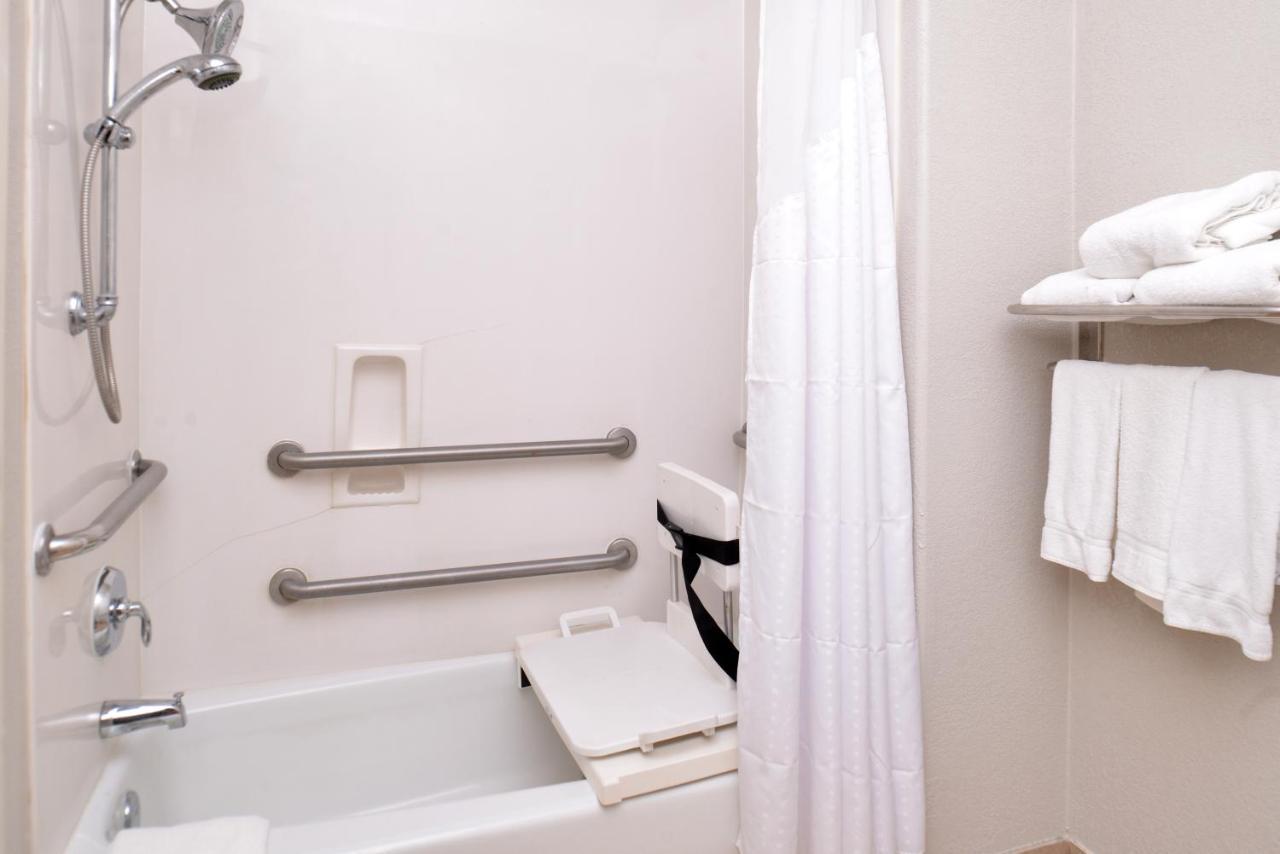 Holiday Inn Express & Suites San Antonio South Extérieur photo